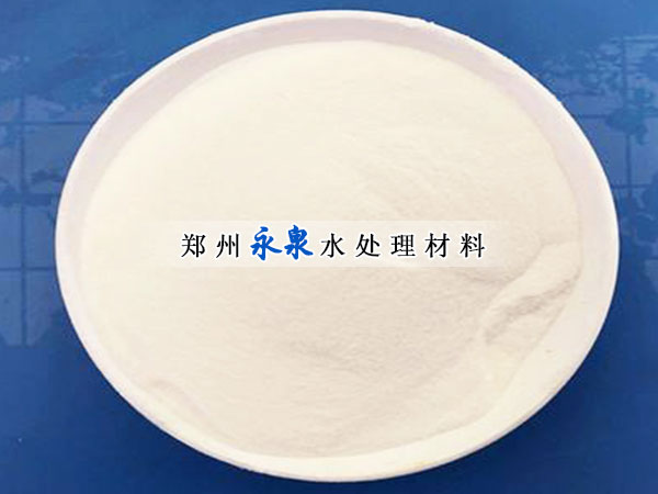 ���ڰ�ɫ���F�����;ۺ��Ȼ��X